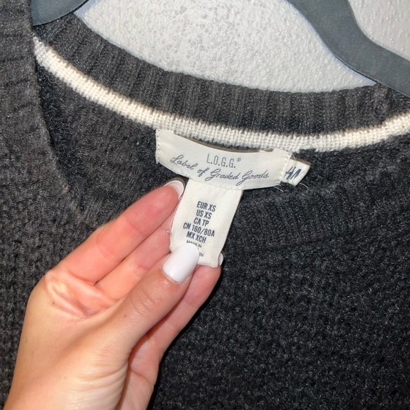 H&M Sweater - Picture 3 of 4